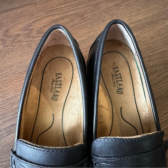 Eastland Newbury Heeled Loafers Size 8 - Picture 7 of 8